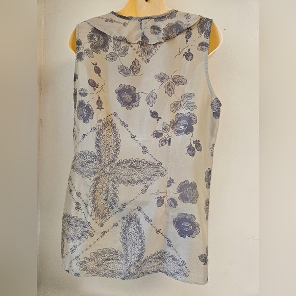 Gabi- Blouse Women's M Gray Ruffled Floral Design 100%Silk. - Picture 2 of 7